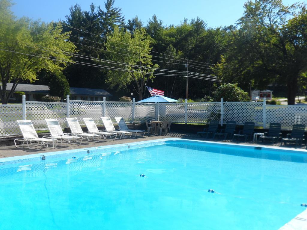 White Oak Motel & Cottages Holderness Eksteriør bilde